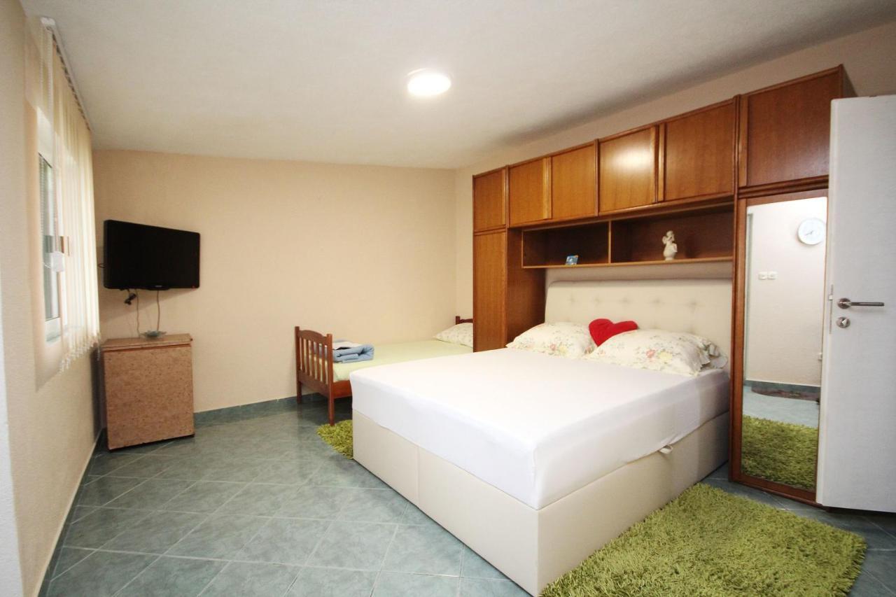Apartman Gabriel Podgora Bagian luar foto